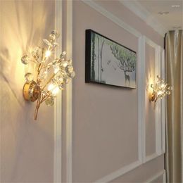 Lámpara de pared europea de cristal dorado para interiores, apliques de lujo, lámparas LED modernas de flores, iluminación Interior, luces de decoración del hogar.