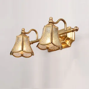 Lámpara de pared Metal dorado 35 CM Vidrio de 2 cabezas Espejo de maquillaje americano Gabinete Dormitorio Baño Aplique de luz pintado europeo