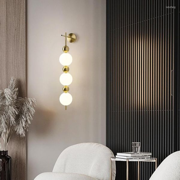 Applique Kobuc nordique cuivre intérieur moderne salon chambre escalier tricolore luminaire LED avec abat-jour boule ronde
