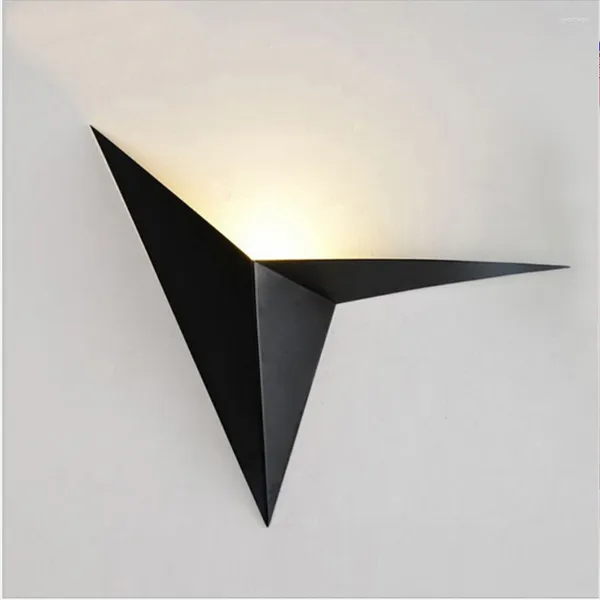 Applique murale lampes LED moderne minimaliste Triangle forme nordique intérieur lumière salon lumières Simple éclairage applique