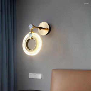 Lampada da parete Light Luxury Ring Post-Modern Minimalista Camera da letto Comodino Soggiorno TV Corridoio in rame