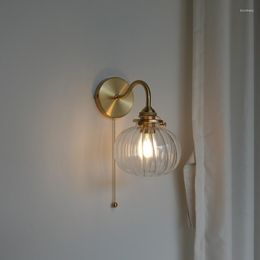 Lámpara de pared Pequeña bola de cristal Accesorios de iluminación LED Interruptor de enchufe Dormitorio Baño Espejo Escalera Nórdico Moderno Aplique de cobre