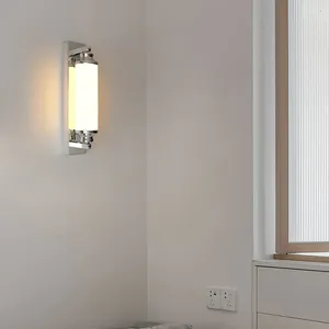 Lampe murale mode moderne créativité Iron acrylique LED Chromium chambre à coucher de chambre à manger couloir d'éclairage