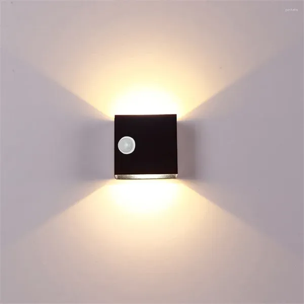 Lámpara de pared Luces LED modernas Sensor de movimiento PIR Impermeable Arriba y abajo Iluminación interior exterior para pasillo Escaleras Patio