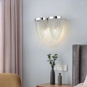 Lampe murale LED moderne avec une frange en aluminium Silver Fringe pour le salon élégant et la décoration de la chambre