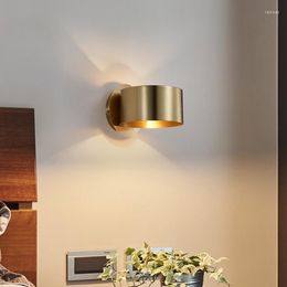 Lampada da parete Soggiorno moderno Camera da letto Comodino Ristorante Decor Illuminazione a led Nordic Minimalista Golden Sconce Apparecchio di illuminazione