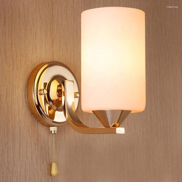 Lampe murale moderne chambre simple de chambre à coucher 1 / 2Ard Gold Color Fer Verre Verre LED Ponde à LED pour la luminaire de salle de bain d'allée