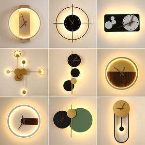 Applique murale horloge nordique décorative acrylique silencieux salon chambre salle à manger résidentiel intérieur LED applique de luxe