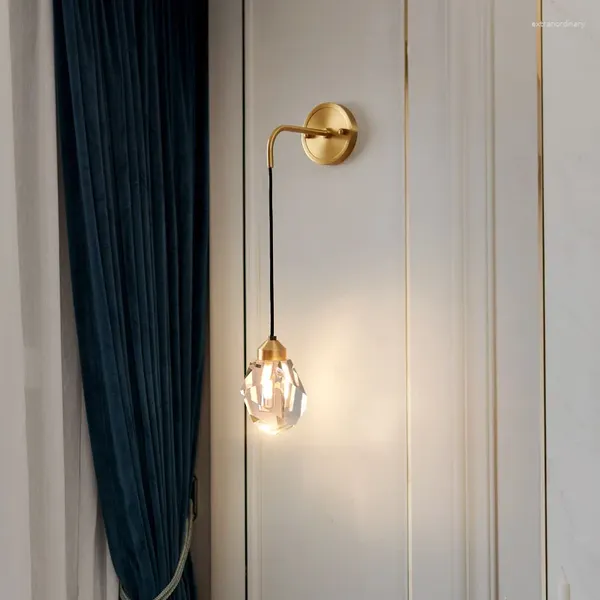 Lámpara de pared nórdica creativa transparente cristal cobre luz LED decorativa dormitorio estudio comedor accesorios de iluminación gota