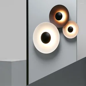 Wandlamp Scandinavische ontwerper Voorbeeldkamer Postmodern Creatief Houtnerf Artistiek Leven Gloeilamp Slaapkamergangpad