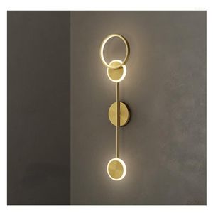 Lámpara de pared nórdica de lujo interior Led dormitorio cabecera fondo decoración luces decoración de hierro dorado aplique creativo