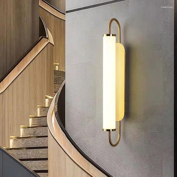 Lámpara de pared nórdica minimalista tira larga Led hierro dorado acrílico dormitorio mesita de noche sala de estar El restaurante iluminación interior