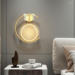 Applique murale nordique Simple créatif papillon LED convient à la lumière de fond de salon de chevet de chambre à coucher de couloir