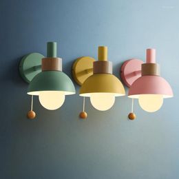 Wandlamp Nordic Hout LED Met Schakelaar E27 Macarons Licht Voor Slaapkamer Naast Woonkamer Woondecoratie Verlichtingsarmaturen