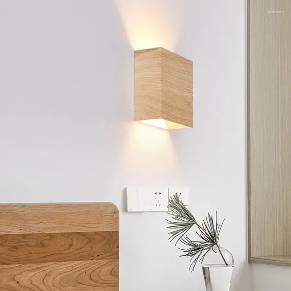 Lámpara de pared Madera nórdica luces de nuez de madera originales para salas de estar de dormitorio Estudio de la escalera del pasillo Decoración de la sala del pasillo