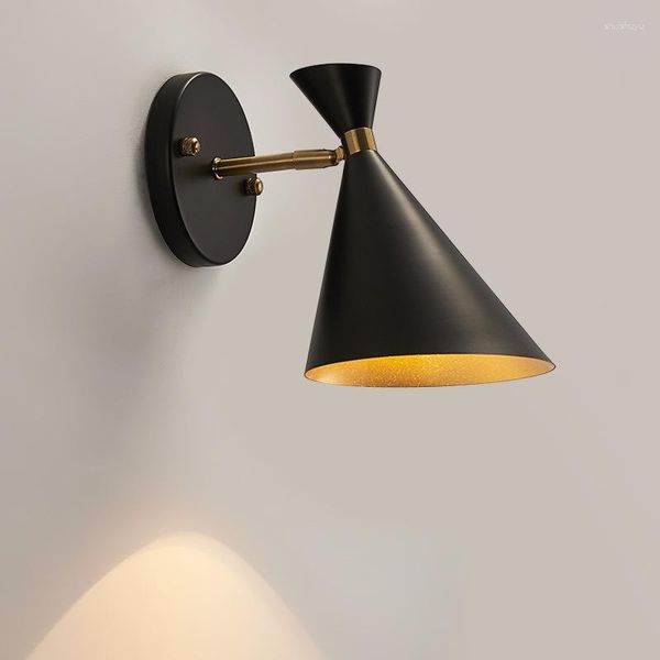 Lampada da parete Postmoderna Minimalista Corridoio Camera da letto Soggiorno Sala da pranzo Modello El Luce creativa personalizzata