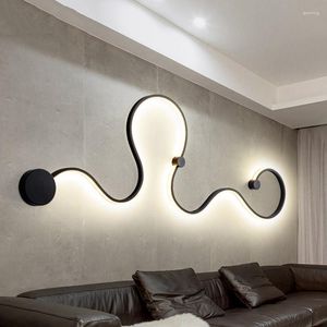 Wandlamp Eenvoudig Slangvormig Aluminium Creatieve Slaapkamer Woonkamer Achtergrond Gang Nachtkastje Decoratie LED