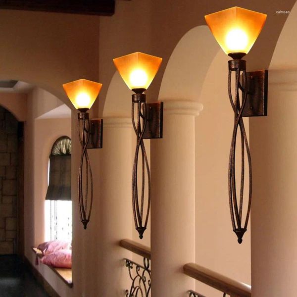 Lámpara de pared estilo retro sala de estar TV fondo europeo bar pasillo imitación dolomita hierro arte proyecto