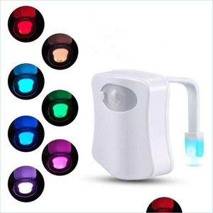 Wandlamp toilet nacht licht led lamp slimme badkamer menselijke beweging geactiveerd 8 /16 kleuren matic achtergrondverlichting voor toiletten licht bdesybag dhayz