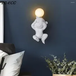 Lámpara de pared ZC-ECC Cute Monkey Bear para niños dormitorio Bedside Bedside LED Light Resin Muñeca Decoración de decoración interior