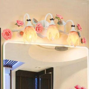 Lámparas de pared Lámpara de noche creativa Escalera simple Pasillo Espejo de baño Frente Nórdico Dormitorio Sala de estar Luces