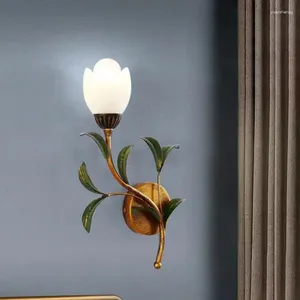 Wandlampen Franse pastorale lamp LED -fixure voor slaapkamer woonkamer achtergrond Simple American Retro Floral Glass