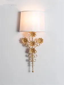 Wandlampen Gouden Bloem Kristal Woonkamer Achtergrond Schansen Lichten Amerikaanse Franse Kunst Luxe Slaapkamer Decorarmaturen