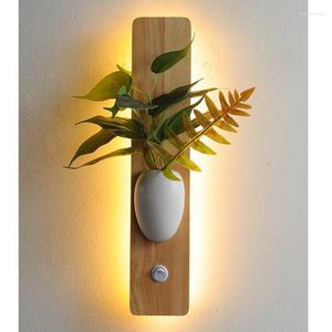 Lampes murales Moderne LED Plante Stand Lumières Creative Bois Luminaire Chambre Éclairage Lampe Hall Escaliers Balcon Porche Lumière