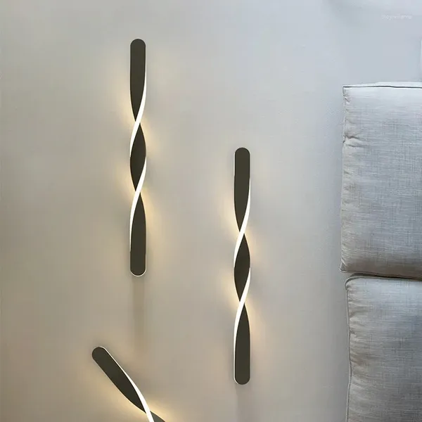 Lámparas de pared Lámpara de tira larga en espiral de metal plateado minimalista moderno LED Luz blanca cálida Dormitorio Decoración del pasillo Aplique interior