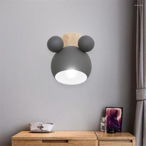 Lámparas de pared nórdicas creativas, lámpara de noche para dormitorio, bonita Luminaria de arte del hierro de madera, decoración interior, candelabro de luces LED para pasillo y balcón