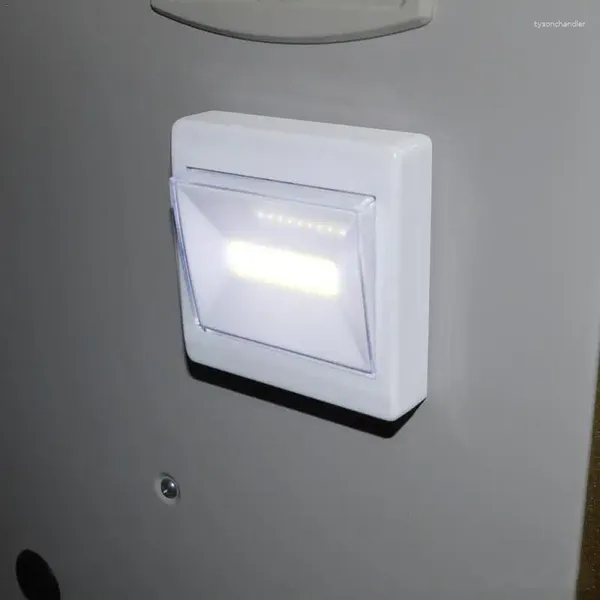 Lampes murales Square COB Light Switch Installer avec aimant intégré Lampe de garde-robe Outils de couloir de montage multifonctionnels