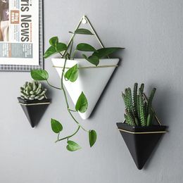 Pot de fleur mural triangulaire pour plantes, pot de fleurs nordique en céramique, support pour plantes succulentes, jardinière suspendue d'intérieur, Vase géométrique 240311
