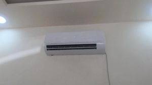 Wandmontage type Hybride Solar Air Conditioner Aavuum Tube System