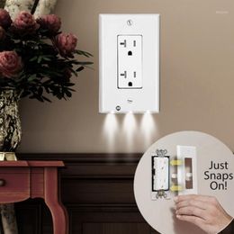 Wandcontactplaat met LED-verlichting Veiligheidslichtstickers Sensorstekkerafdekplaat Socket Switch Cover voor badkamer Slaapkamer267S