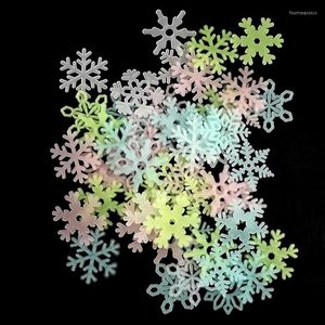 Wall Stickers 50PCS/Set Colorful Luminous Snowflake Glow In The Dark Decal For Kids Baby Rooms Bedroom Christmas Home Decoration