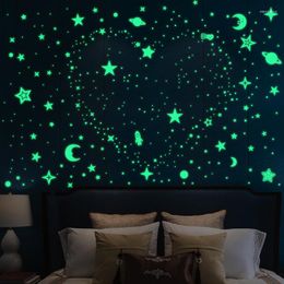 Stickers muraux lumineux 3D étoiles points lune autocollant lueur dans le décalcomanie sombre pour enfants chambre de bébé chambre décoration de la maison planète fusée