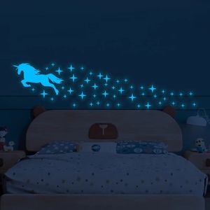 Stickers muraux lumineux bleu licorne chambres d'enfants décoration de la maison plafond fluorescent décalcomanies étoiles brillent dans le noir 231017