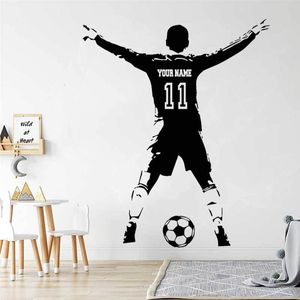 Stickers muraux Personnalisé personnalisé joueur de football stickers muraux football passionné salle activité chambre décoration vinyle stickers muraux cadeau 230410