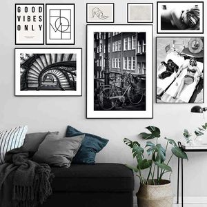 Pegatinas de pared autoadhesivas, póster de pografía, arte en blanco y negro, Europa, paisaje Vintage, estampado de figuras, decoración del hogar