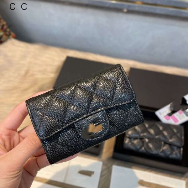 Bolsas de diseño de billetera Las tiendas de moda tienen ventas de caviar para mujeres bolsas de recogida de cuero de cuero de cuero ranura cambio de viento fragante estilo corto