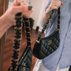 Sac de luxe portefeuille Chanelace Internet célébrité 23k Sac à bras hobo hobo demi-mois chaîne de prépuce portant un sac pour femmes en cuir