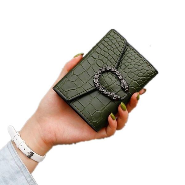 Portefeuilles 2021 femmes court Crocodile motif moraillon portefeuille dames pochette sac à main Simple mode femme luxe pièce en gros