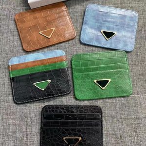 Carteras Venta al por mayor Triángulo de crédito Mujer Titulares de tarjetas Mini Cartera de cuero Hombres Diseñador Cocodrilo Titular de la tarjeta de color puro Doble cara con B