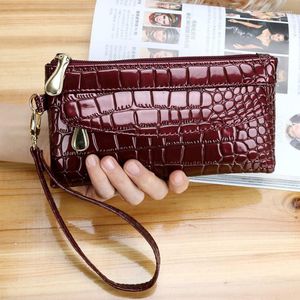 Portefeuilles Lange lederen dames Dubbele ritssluiting Koppelingszak Design Red Purse Crocodile portemonnees Carteras Para Mujer