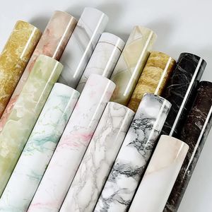 Wallpapers 80 cm waterdichte muurstickers marmeren vinylfilm zelfklevend behang voor badkamer keukenkast werkbladen contactpapier 231017