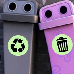 Fonds d'écran Poubelle créative Logo Autocollant lumineux Signes de poubelle de recyclage Étiquette en PVC Autocollants de recyclage pour étiquettes de décoration murale