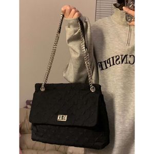 Zwervende high-end mode geruite ketting enkele schouder crossbody Dubbel doel voor vrije tijd Flip damestas met grote capaciteit Directe verkoop in de fabriek