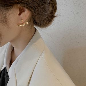 Boucles d'oreilles du même style de Wang Ziwen pour femmes, en argent 925, réseau de tempérament d'aiguille, boucles d'oreilles simples polyvalentes rouges, boucles d'oreilles Design de Style Cool INS