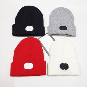 Bonnet chaud Bonnet de créateur Bonnet ajusté Chapeaux d'hiver Chapeau de Noël Chapeau de seau Chapeau tricoté Casquettes de crâne de printemps Chapeau en laine pour hommes et femmes Chapeau rouge Casquettes grises