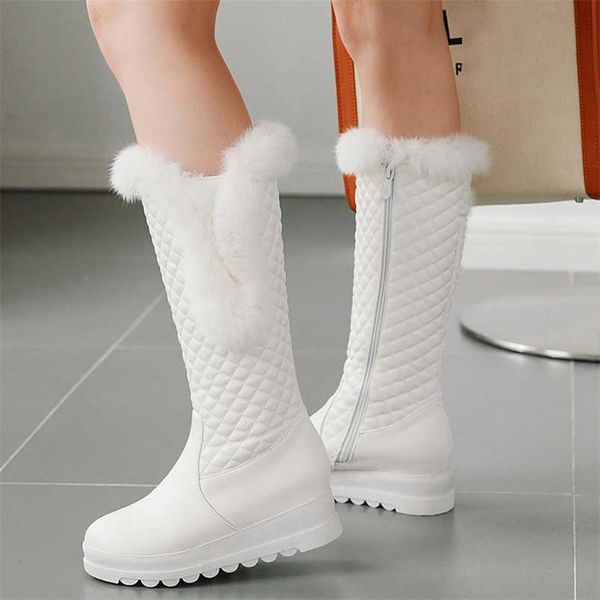 Bottes de neige chaudes femmes hiver compensées talons bas genou haute femme longue dame plate-forme fourrure en peluche chaussures femme blanc 211018